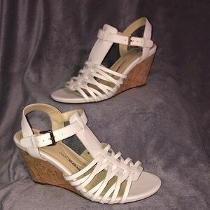 - Isaac Mizrahi Simmer Ivory Leather Fisherman Wedge Sandals- Size 7M "NWOT‎
